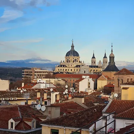 Authentic Madrid Experience -Plaza Mayor 7Min Walk - Spectacular View - Champagne Exterior foto